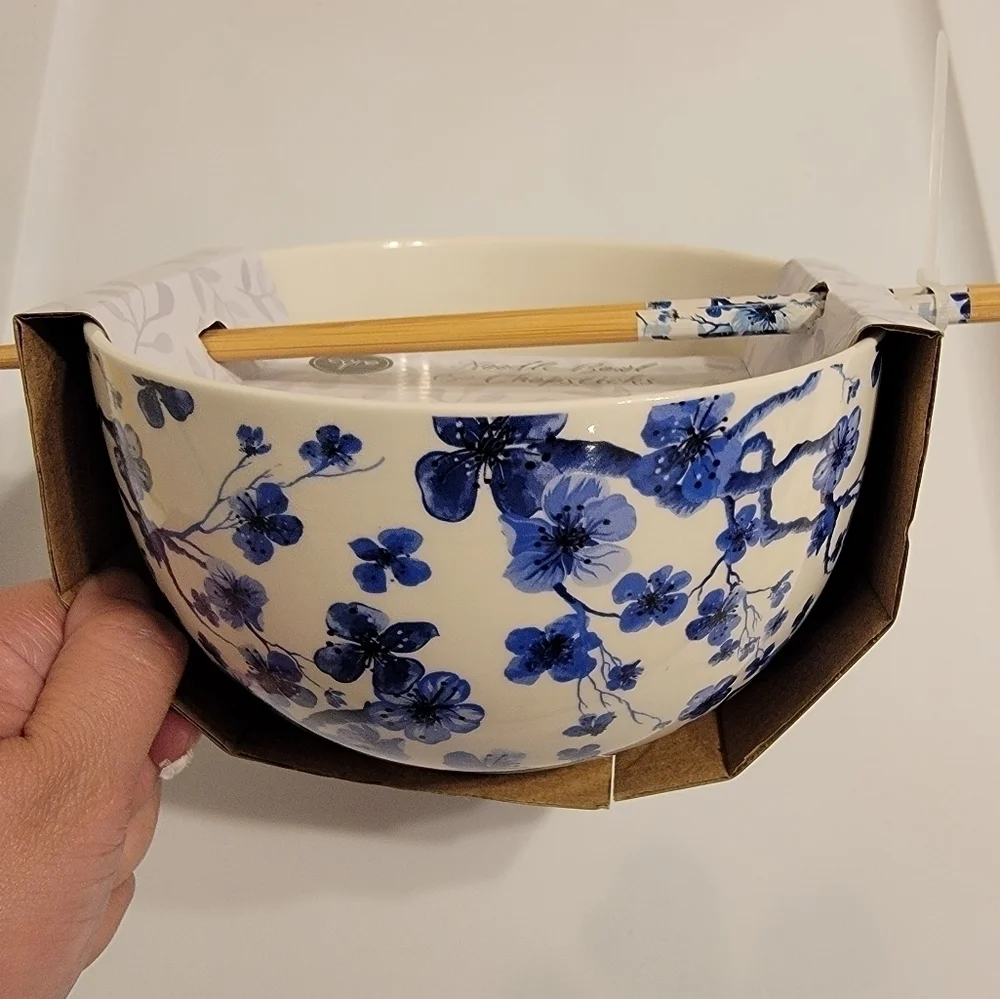 NWT Noodle/Soup Bowl with Chopsticks